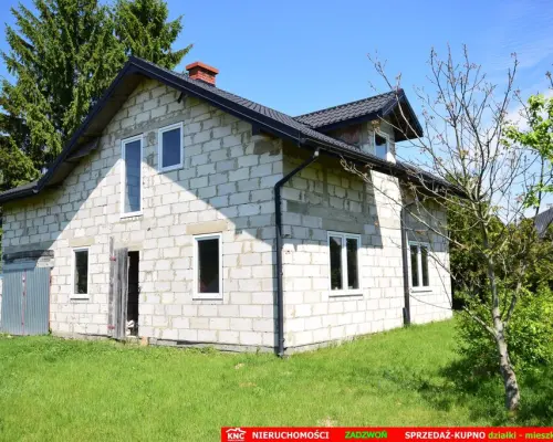 Dom do wykończenia graniczący z rz. Ciemięgą