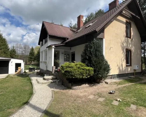Dom, staw na działce dostęp do rzeki Barycz Stara.