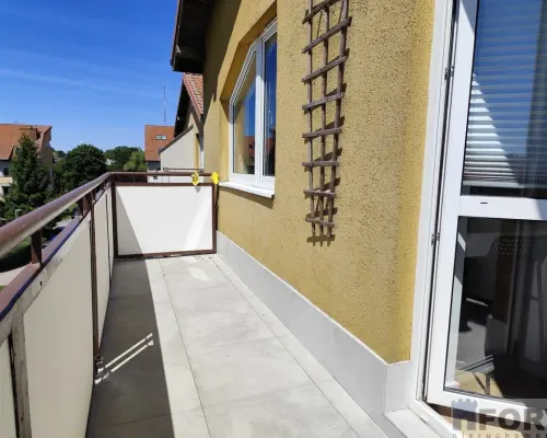 Do sprzedaży dwa pokoje z dużym balkonem