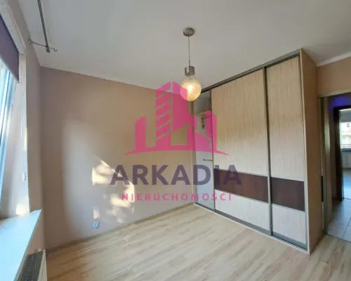 3 pokoje,ok.68m,I piętro, miejsce parkingowe ,blok