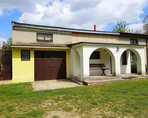 Mały domek w świetnej lokalizacji - Uniszowice