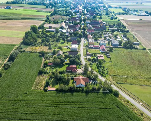 Wolnostojący dom na dużej działce