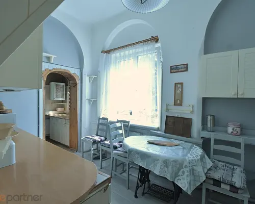 Klasyczna przedwojenna willa miejska z ogrodem