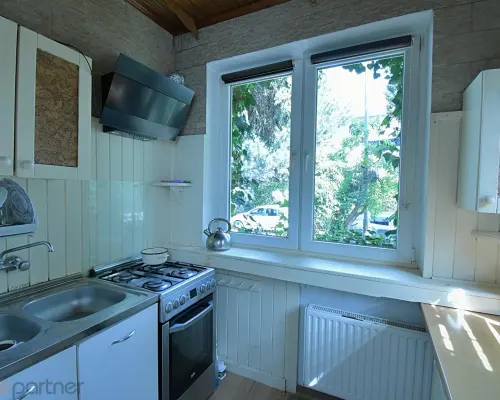Klasyczna przedwojenna willa miejska z ogrodem