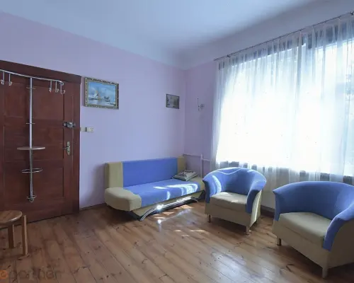 Klasyczna przedwojenna willa miejska z ogrodem