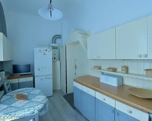 Klasyczna przedwojenna willa miejska z ogrodem