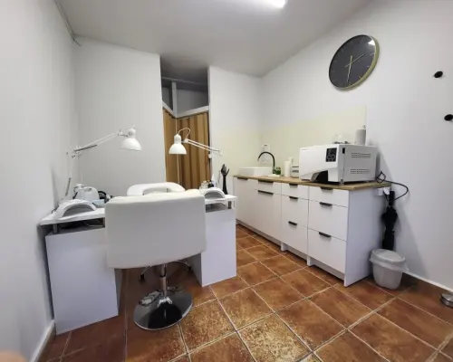 Lokal handlowy usługowy biurowy w centrum Płot