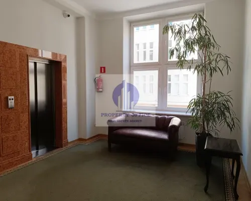 Śródmieście: lokal biurowy 16,61 m2 do wynajęcia
