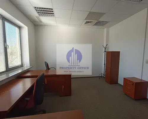 Włochy: lokal biurowy 20,34 m2 do wynajęcia