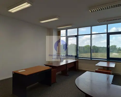 Targówek: lokal biurowy 54m2 do wynajęcia