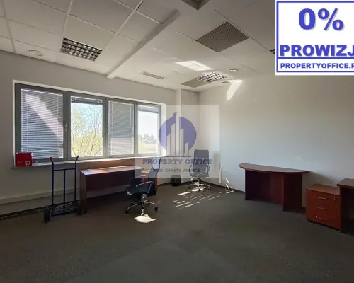 Włochy: lokal biurowy 36,99 m2 do wynajęcia