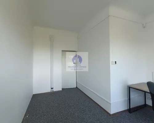 Włochy: lokal biurowy 13,70m2 do wynajęcia