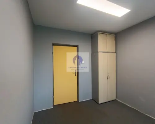Włochy: lokal biurowy 15,30 m2 do wynajęcia