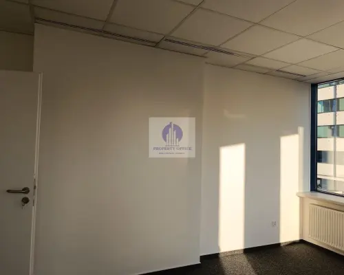Śródmieście: lokal biurowy 75,25 m2 na wynajem