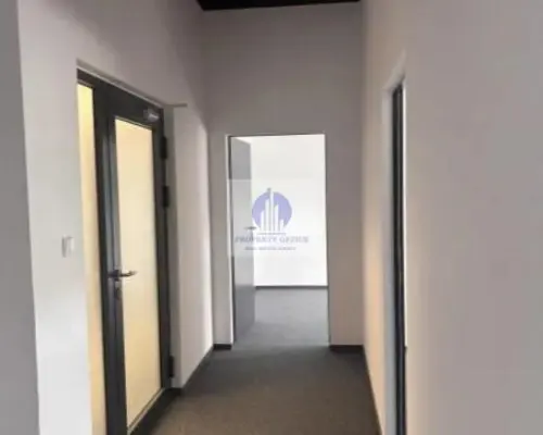 Włochy: lokal biurowy 91,30 m2 do wynajęcia