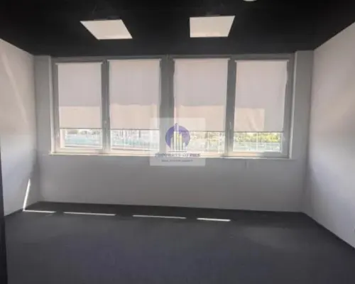 Włochy: lokal biurowy 91,30 m2 do wynajęcia