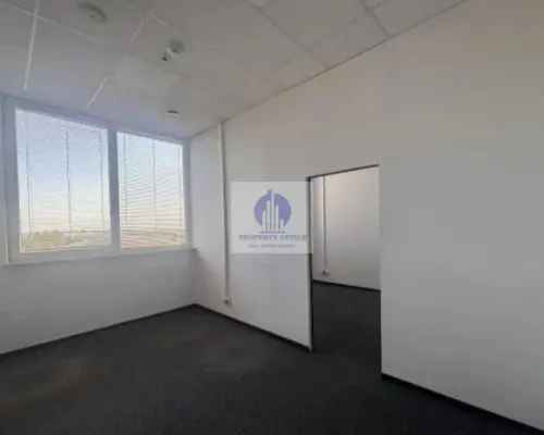Włochy: lokal biurowy 30,80 m2 do wynajęcia