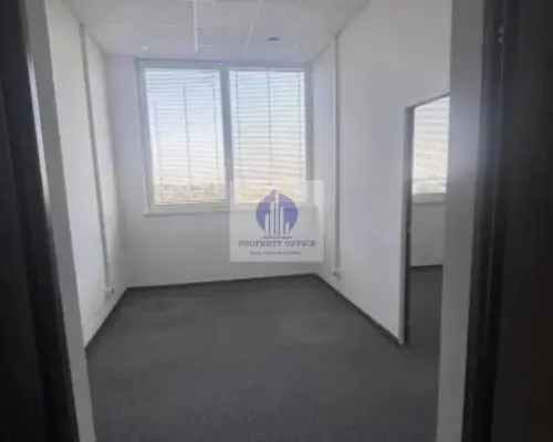 Włochy: lokal biurowy 30,80 m2 do wynajęcia