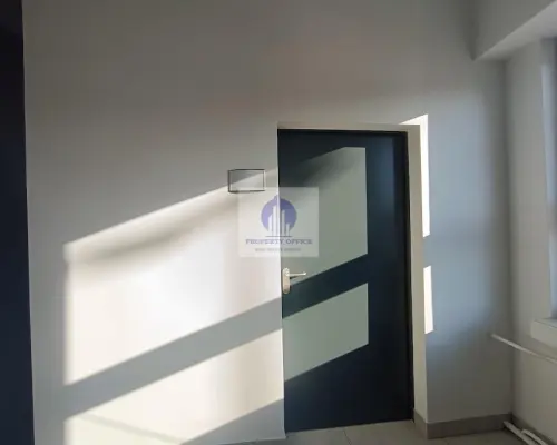 Włochy: lokal biurowy 16,50m2 do wynajęcia