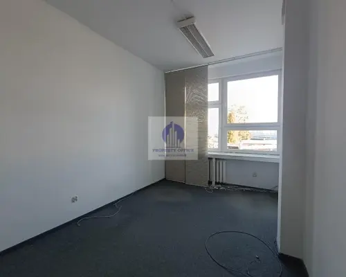 Włochy: lokal biurowy 17,60m2 do wynajęcia
