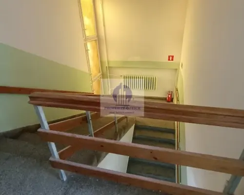 Włochy: lokal biurowo-usługowy 9m2 do wynajęcia
