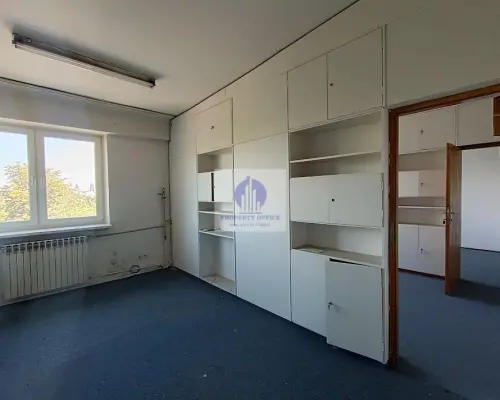 Włochy: lokal biurowy 28,20 m2 do wynajęcia