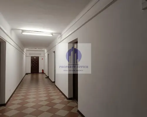 Włochy: lokal biurowy 28,60m2 do wynajęcia