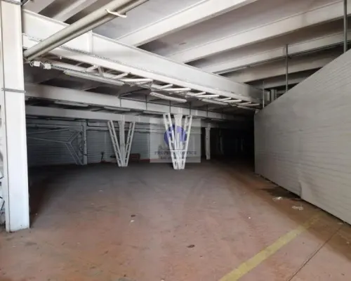 Praga Północ: magazyn 480m2 do wynajęcia
