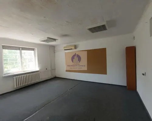 Włochy: lokal biurowy 37,60 m2 do wynajęcia