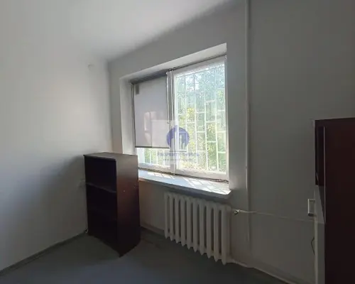 Włochy: lokal biurowy 37,60 m2 do wynajęcia