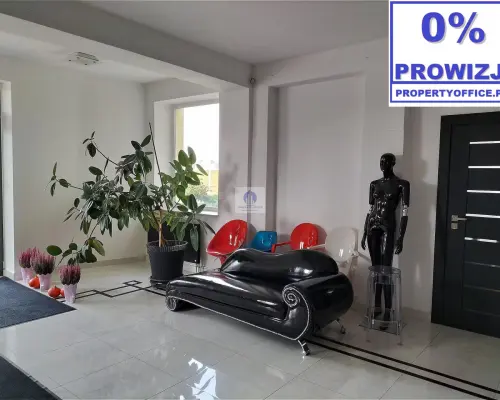 Włochy: lokal handlowo-usługowy 43 m2 do wynajęcia