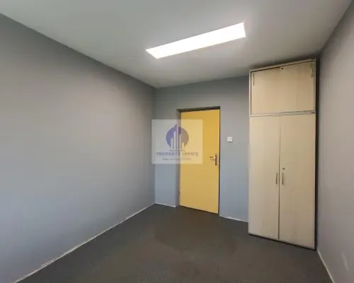 Włochy: lokal biurowy 15,30 m2 do wynajęcia