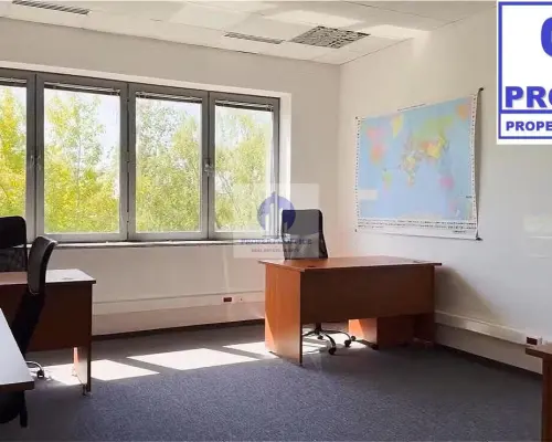 Włochy: lokal biurowy 23,43 m2 do wynajęcia