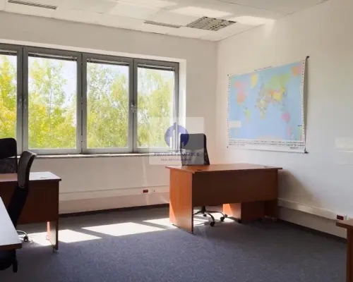 Włochy: lokal biurowy 80 m2 do wynajęcia