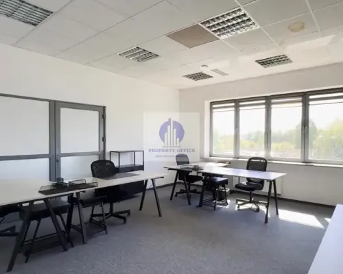 Włochy: lokal biurowy 80 m2 do wynajęcia