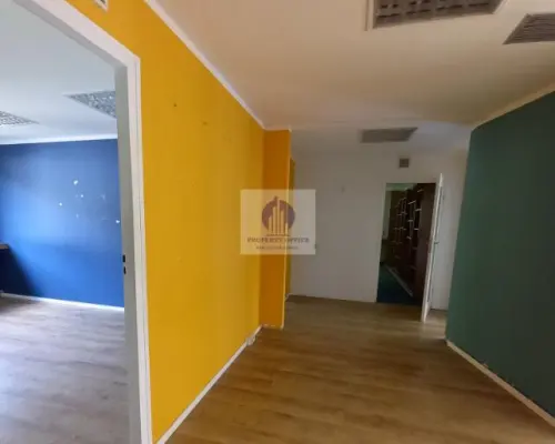 Mokotów: lokal biurowo-usługowy 122 m2 do wynajęcia