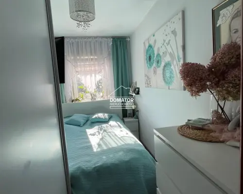Działka 0,5055 ha z 3 domami