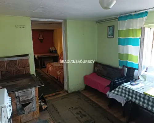 Budynek z lat 70-tych w Targowisku gm.Kłaj