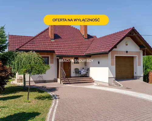 Dom wolnostojący, garaż, fotowoltaika, 7 pokoi
