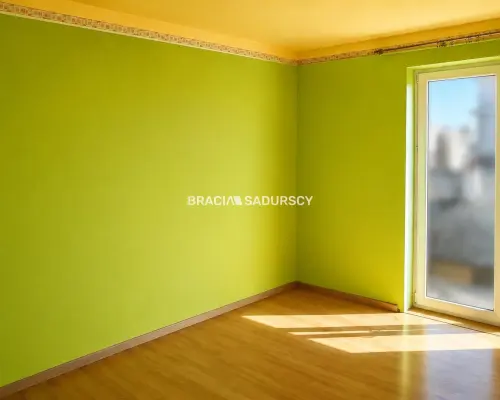 Budynek z WZ na rozbudowę w Brzesku.