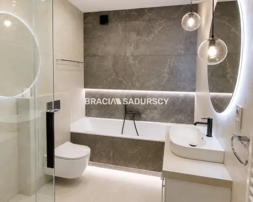 Dom w zabudowie szeregowej - 122,5 m², ogródek, taras i garaż  Na sprzedaż środkowy segment domu w zabudowie szeregowej