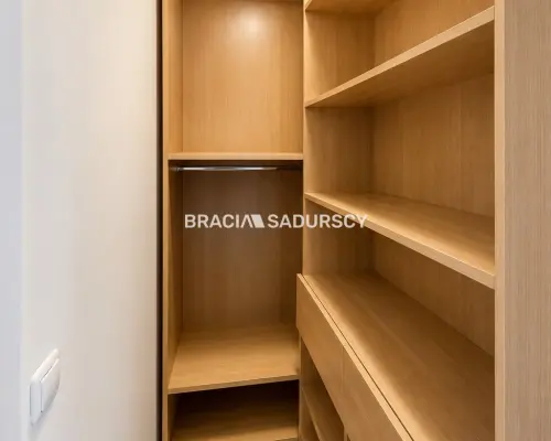 Dom w zabudowie szeregowej - 122,5 m², ogródek, taras i garaż  Na sprzedaż środkowy segment domu w zabudowie szeregowej