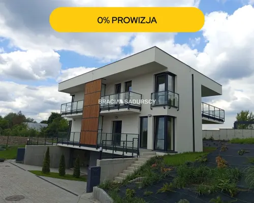 Nowoczesny dom w zielonej okolicy
