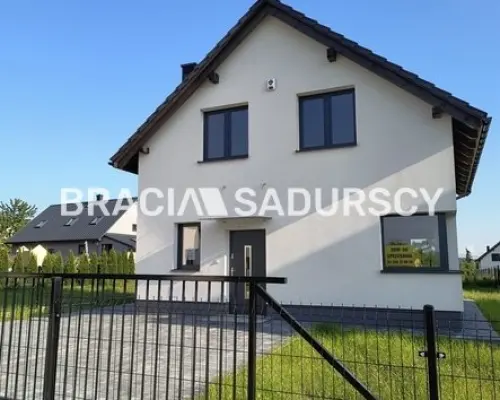 Domy 4 pokoje.  Rączna/Kaszów