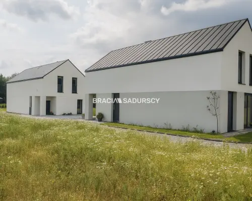 Dom Wolnostojący 140 m2 z tarasem w MNIKOWIE