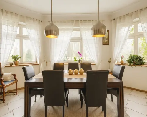 Dom z Dużym Ogrodem w Tyńcu – Spokój Natury!