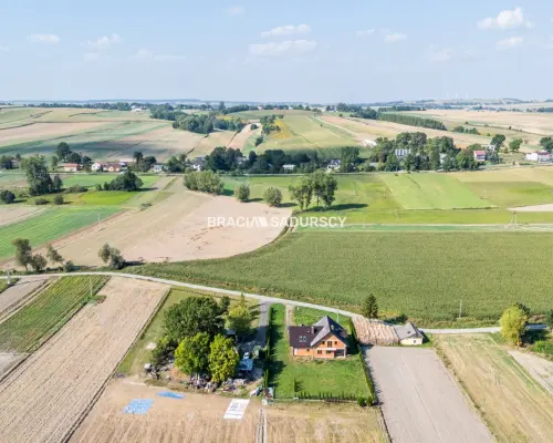 Dom na wsi, duża działka 30 km od Krakowa