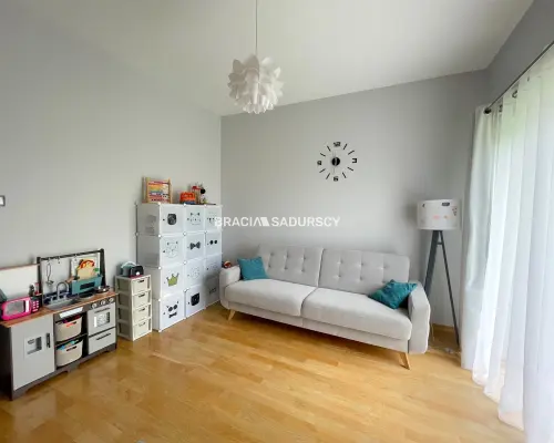 KRAKÓW - SIDZINA - PRAŻMOWSKIEGO - KOMFORTOWY DOM OTOCZONY ZIELENIĄ, BLISKO SZYBKA KOLEJ SKA     Oferujemy na sprzedaż