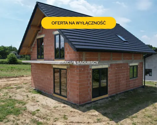 Dom w Brzezince, gm Brzeźnica