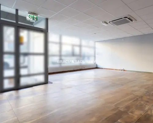 Lokal 135m2 front parter Kurdwanów